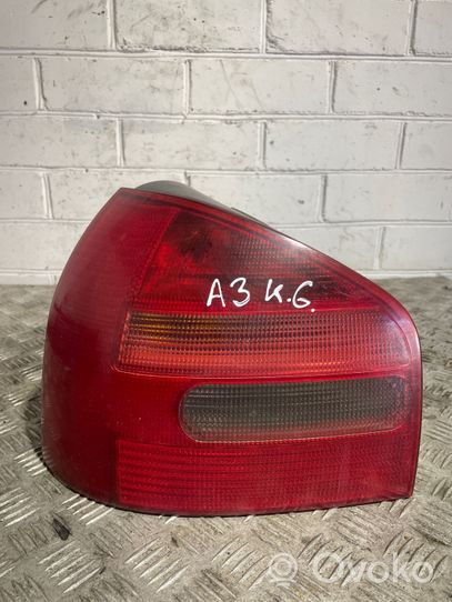 Audi A3 S3 8L Feux arrière / postérieurs 810945095A