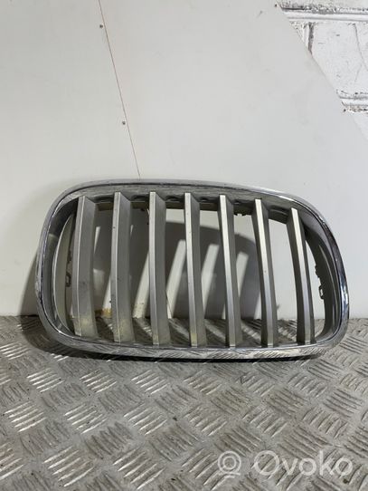 BMW X5 E70 Front bumper upper radiator grill 7157688