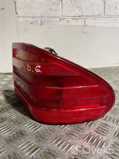 Mercedes-Benz E W210 Lampa tylna A2108200264