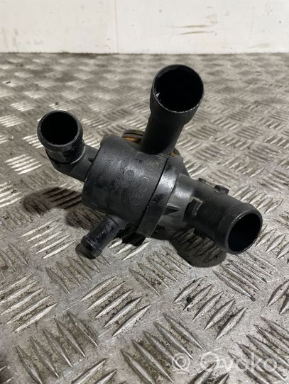 Volkswagen Tiguan Termostat / Obudowa termostatu 03L121111