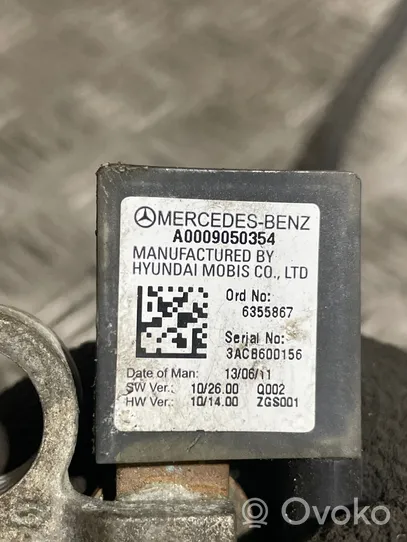 Mercedes-Benz E C207 W207 Câble négatif masse batterie A0009050354