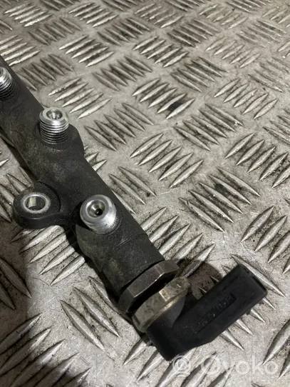 BMW 1 E81 E87 Kraftstoffverteiler Einspritzleiste 7787164