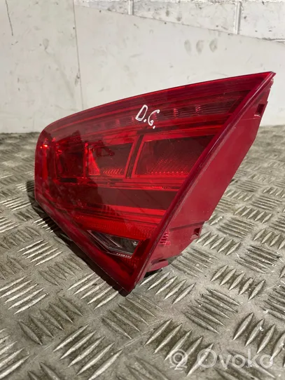 Audi A8 S8 D4 4H Tailgate rear/tail lights 4H0945094