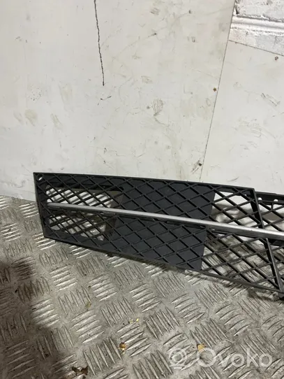 BMW 5 E60 E61 Grille inférieure de pare-chocs avant 7178098