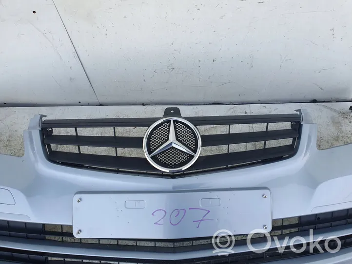 Mercedes-Benz A W169 Zderzak przedni 