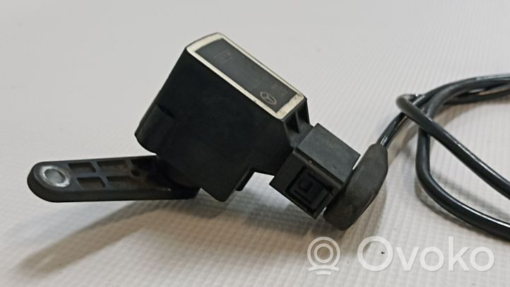 Mercedes-Benz E W211 Sensore di livello faro/fanale A0105427717