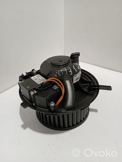 Audi Q3 8U Ventola riscaldamento/ventilatore abitacolo N998923D