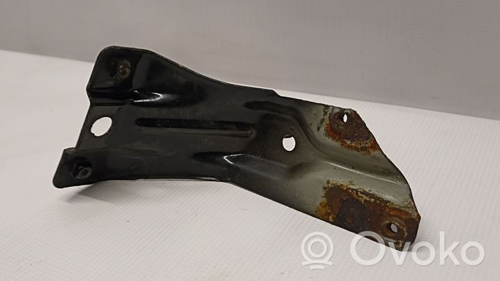 Volkswagen Golf VI Supporto di montaggio del parafango 5K6821135A