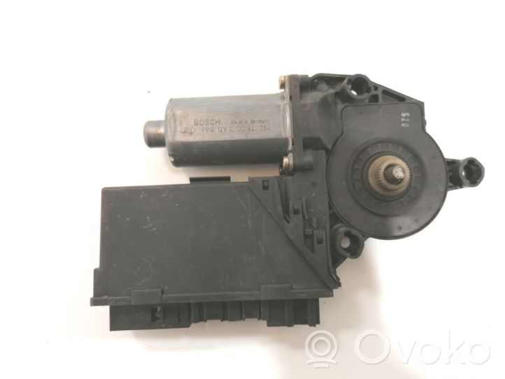 Audi A4 S4 B6 8E 8H Motorino alzacristalli della portiera anteriore 8E2959802B