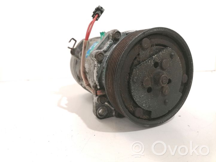 Volkswagen PASSAT B4 Compressore aria condizionata (A/C) (pompa) 357820803R