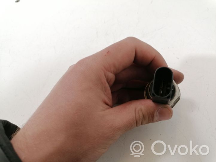 Audi A6 S6 C7 4G Regolatore di pressione del carburante 05A906051