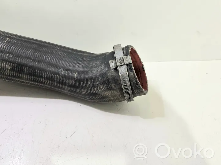 Volvo V40 Manguera/tubo del intercooler 31422405