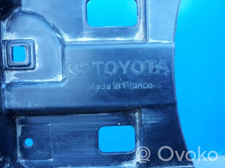 Toyota Yaris Cross Traverse de pare-chocs avant 526180D180