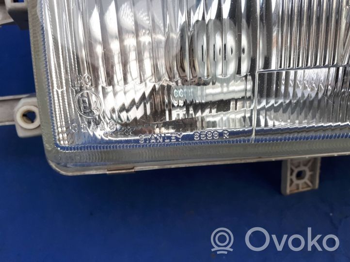 Honda Legend Lampa przednia STANLEY6588R