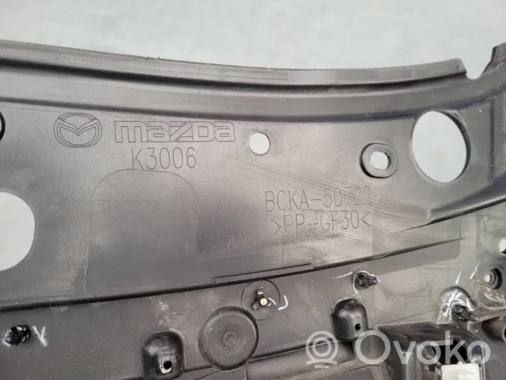 Mazda 3 Zderzak przedni BCKA50722