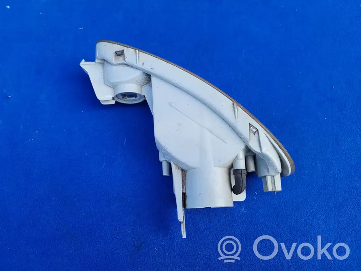 Mazda MX-3 Indicatore di direzione anteriore 0410687