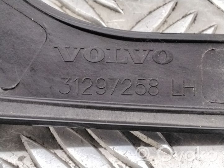Volvo V70 Lampka klapy bagażnika 31297258