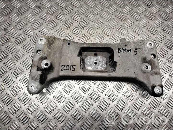 BMW 5 F10 F11 Support de boîte de vitesses 6777613