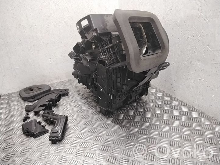 Volvo V70 Salono oro mazgo plastikinis korpusas P31418278