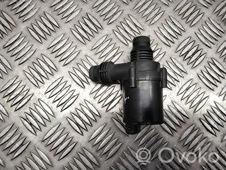 BMW X5 F15 Pompe à eau de liquide de refroidissement 9197085