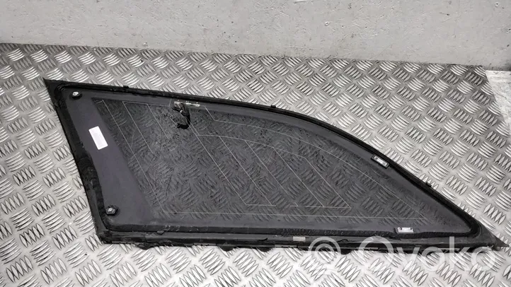 Mercedes-Benz E W212 Fenêtre latérale avant / vitre triangulaire A2126702600