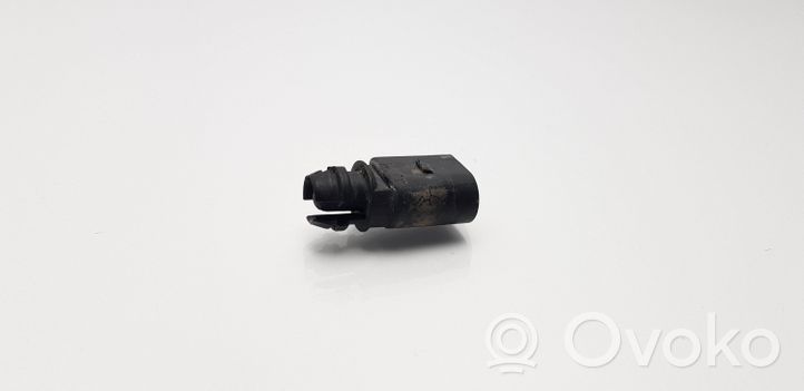 Volkswagen PASSAT B6 Sonde température extérieure 8Z0820535