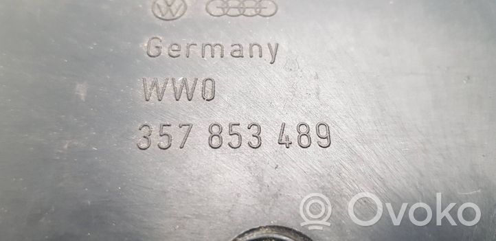 Volkswagen PASSAT B3 Takaluukun rekisterikilven valon palkki 357853489