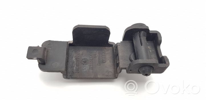 Volkswagen PASSAT B5.5 Staffa di montaggio del radiatore 8D0260427