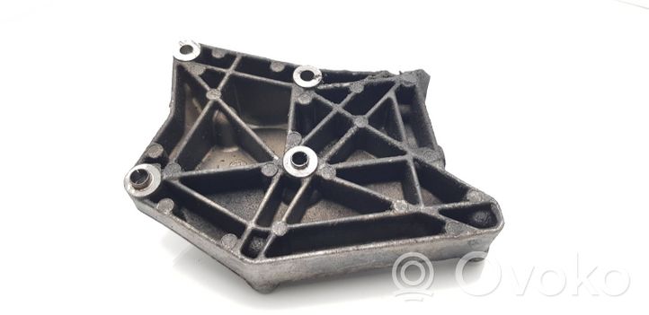 Mercedes-Benz C W202 Soporte del alternador R6052340039