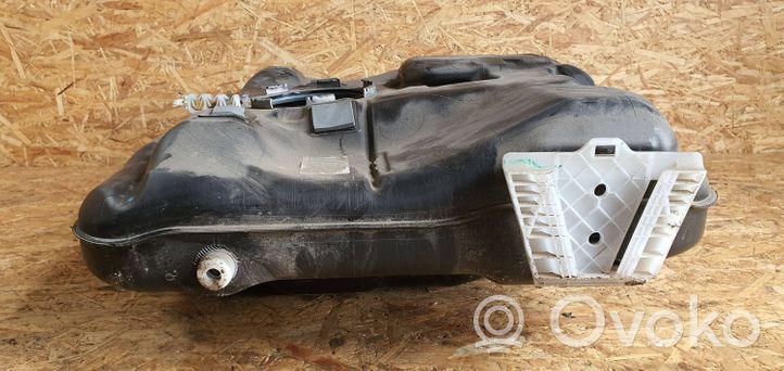 Mercedes-Benz A W176 Réservoir de carburant A2464702901