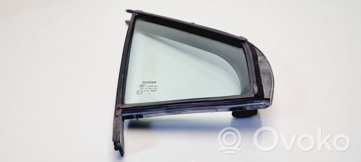 Toyota Yaris Fenêtre latérale avant / vitre triangulaire (4 portes) 682150D050