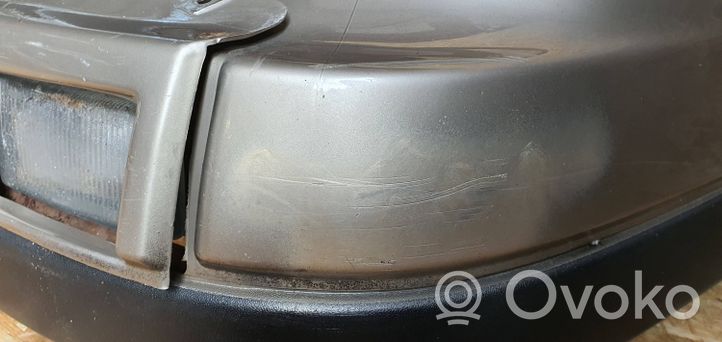 Volkswagen PASSAT B3 Paraurti anteriore 357807217B