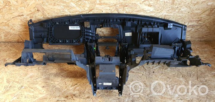 Opel Zafira C Dashboard 332910517