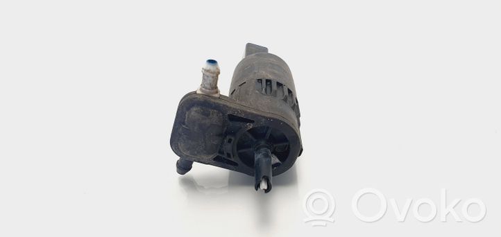 Opel Zafira C Tuulilasi tuulilasinpesimen pumppu 13349273