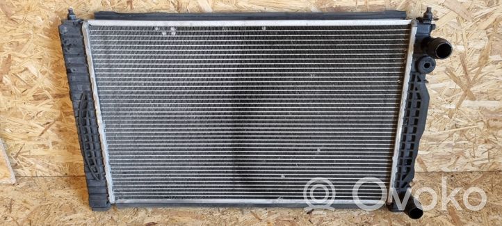 Volkswagen PASSAT B5.5 Radiateur de refroidissement 8D0121100