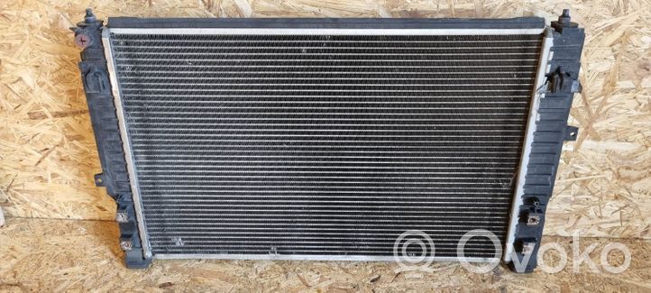 Volkswagen PASSAT B5.5 Radiateur de refroidissement 8D0121100