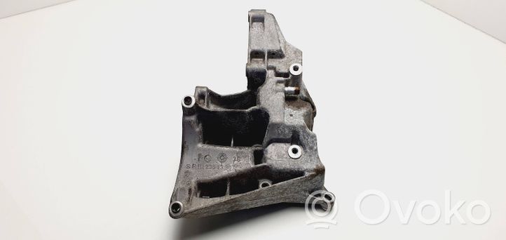 Mercedes-Benz C W203 Support de compresseur de clim R1112361330