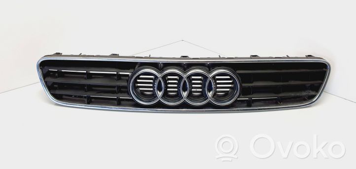 Audi A3 S3 8L Grotelės priekinės 8L0807683