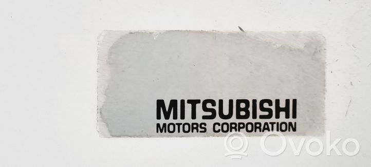 Mitsubishi Canter Takalasi/takaikkuna 