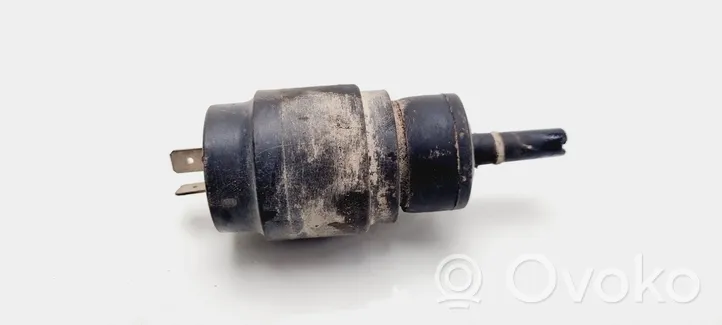 Volkswagen Golf II Pompe de lave-glace de pare-brise 171955651