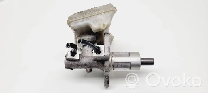 Audi A4 S4 B6 8E 8H Główny cylinder hamulca 8E0611301E