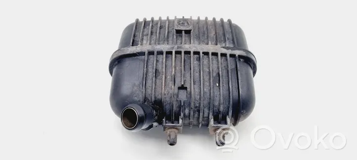 Audi A4 S4 B6 8E 8H Réservoir d'air sous vide 8E0129955