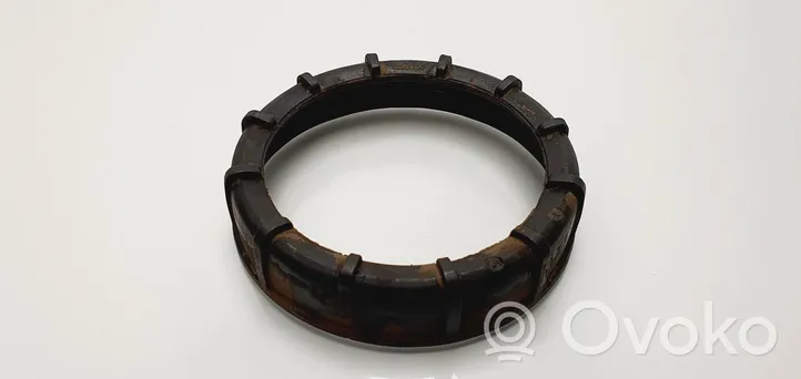 Mercedes-Benz E W211 Bague de verrouillage pour réservoir de carburant 1250759