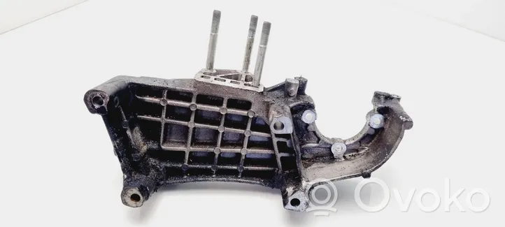 Fiat Doblo Supporto di montaggio della pompa del servosterzo 55208369
