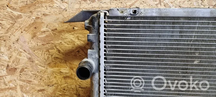 Renault Master II Radiateur de refroidissement 39519010