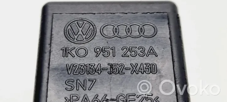 Volkswagen PASSAT B6 Kita rėlė 1K0951253A