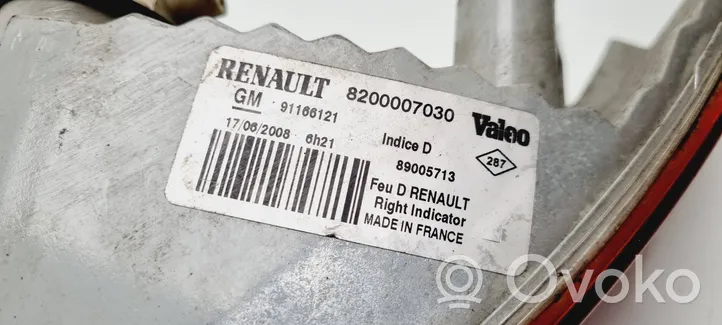 Renault Trafic II (X83) Etusuuntavilkku 8200007030