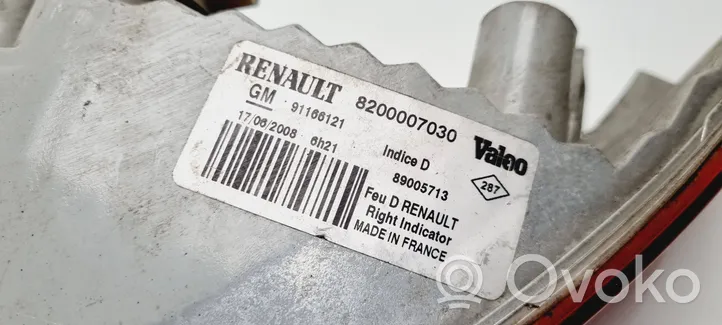 Renault Trafic II (X83) Передний поворотный фонарь 8200007030