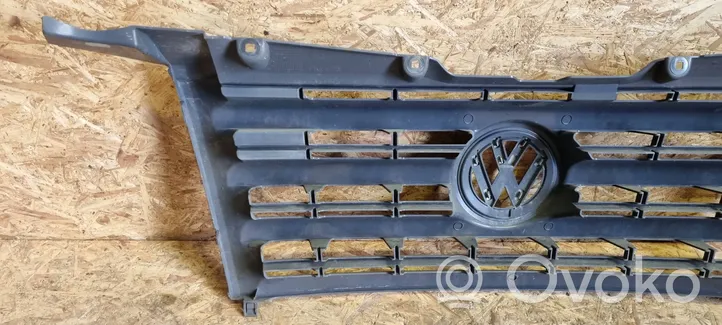 Volkswagen Crafter Grille calandre supérieure de pare-chocs avant 2E0853653