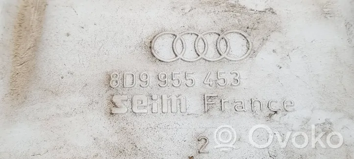 Audi A4 S4 B5 8D Tuulilasinpesimen nestesäiliö 8D9955453